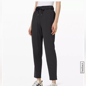 Lululemon - on the fly pant